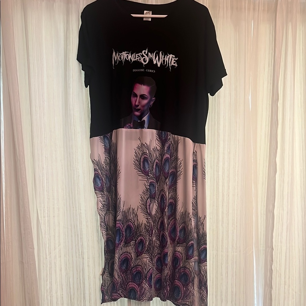 Motionless in White Short Sleeve Tees with Graphic Designs